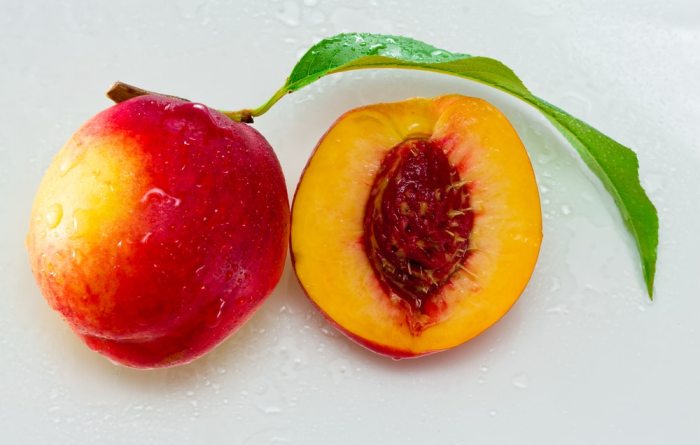 How and when to plant peach seeds